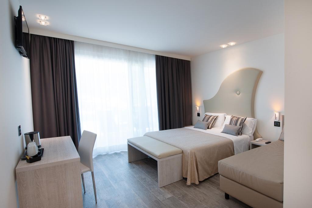 Hotel Italia Garda  Buitenkant foto